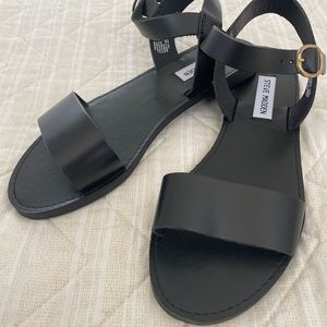 Steve Madden DONDDI BLACK LEATHER Sandals